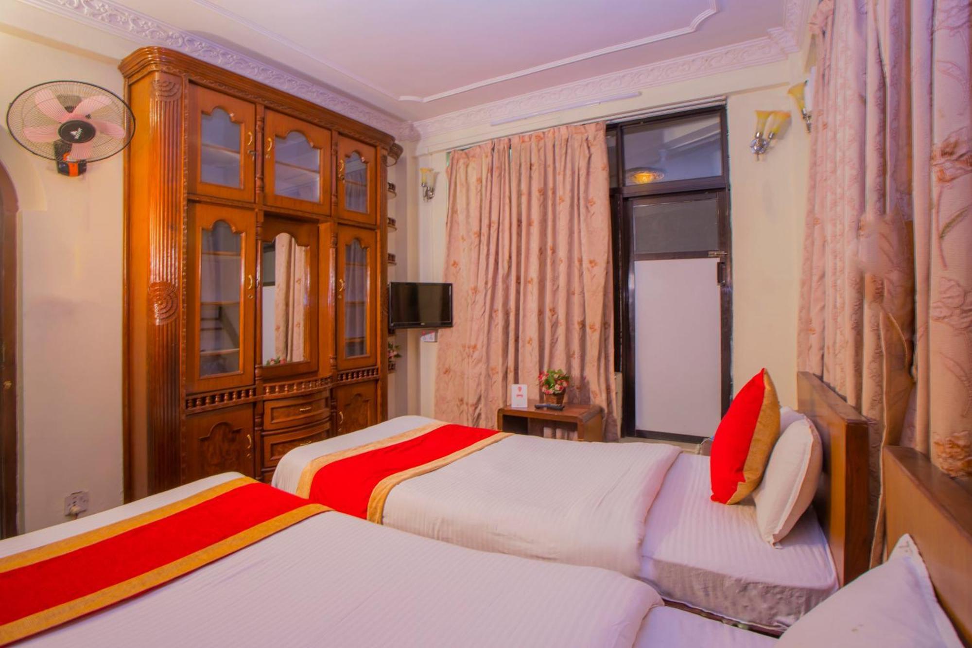 Oyo 232 Hotel Titanic Pvt Ltd Balaju Esterno foto